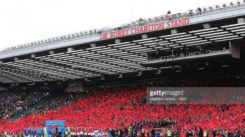 Sir Bobby Charltoni tribüün